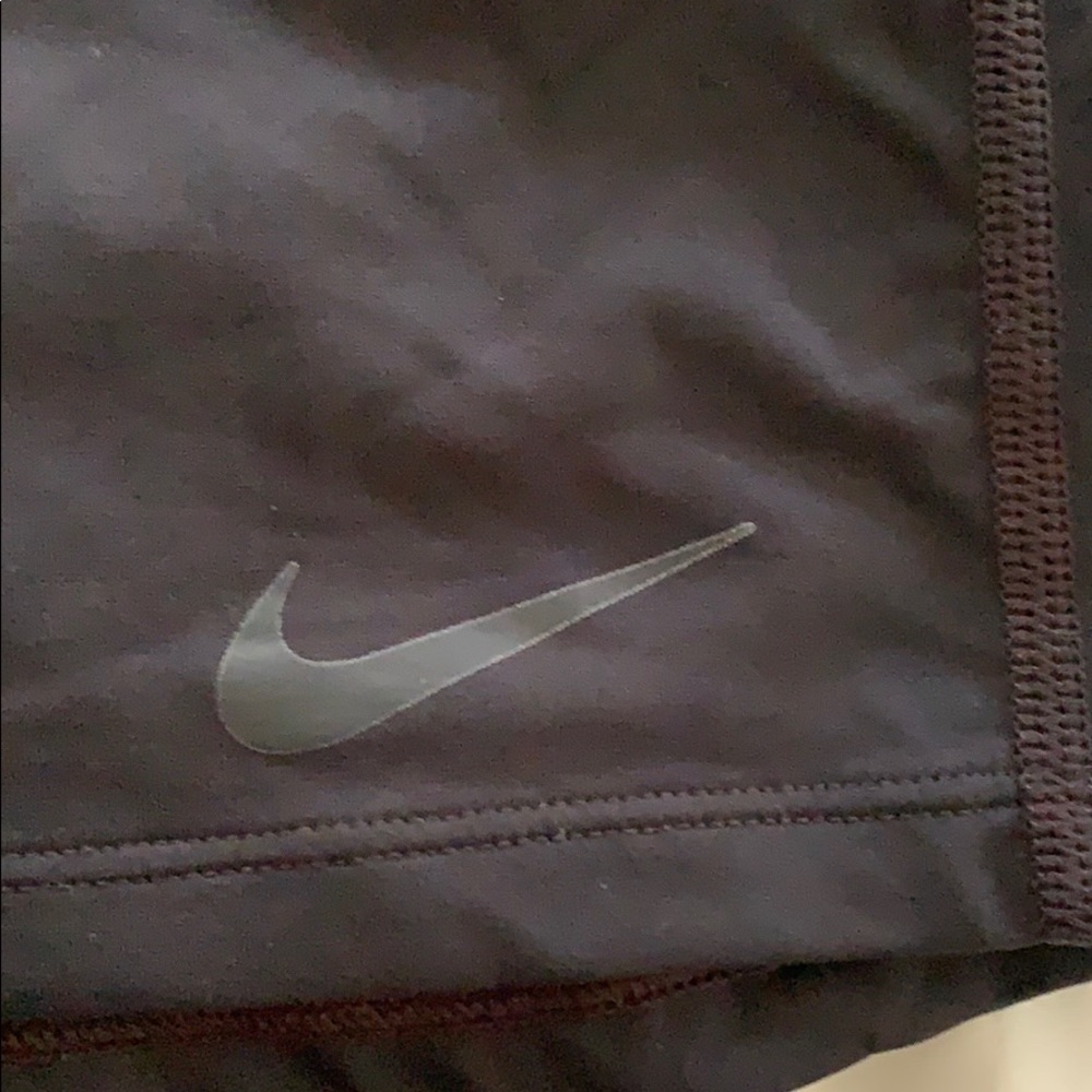 Nike - Picture 2 of 4